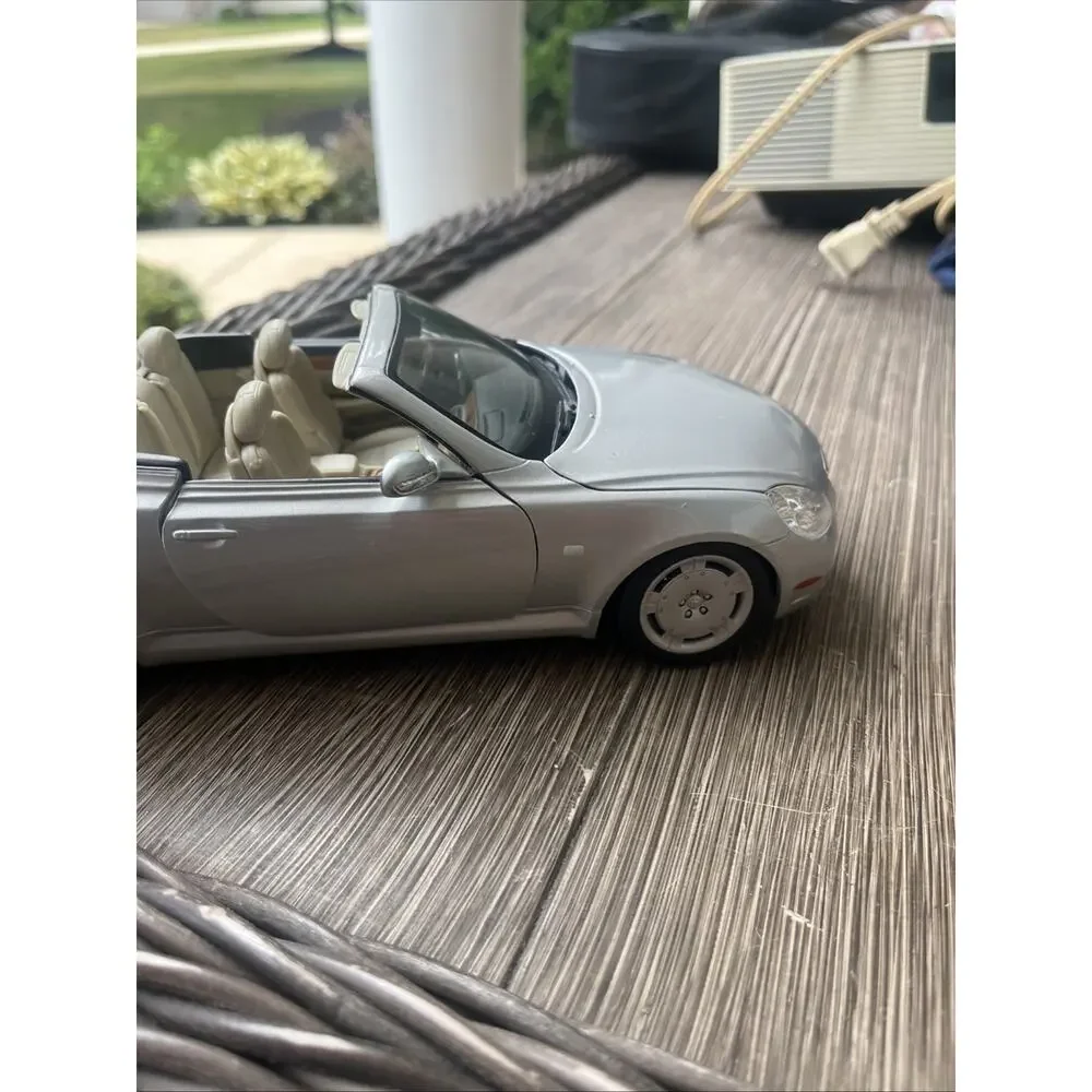 Diecast Maisto Lexus SC 430 Special Edition 1:18 Scale